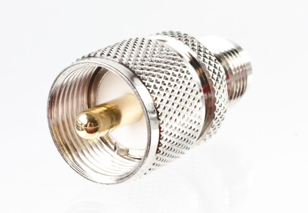 Adapter PL-Stecker/TNC-Buchse