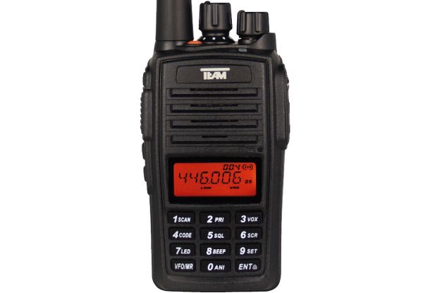 Team TeCom-IPX5 UHF 70cm Betriebsfunk Handfunkgerät IP67 Tischlader, Akku